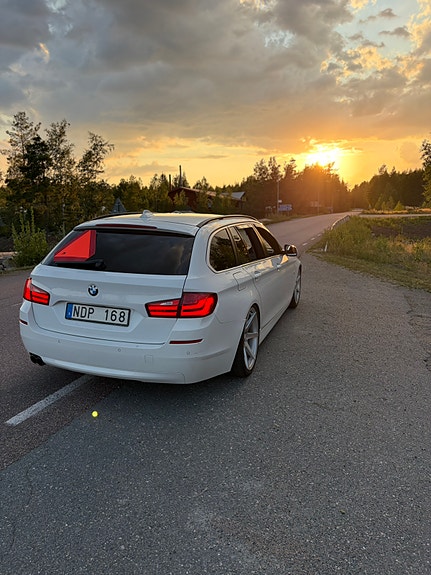 BMW 520d 4 of 12