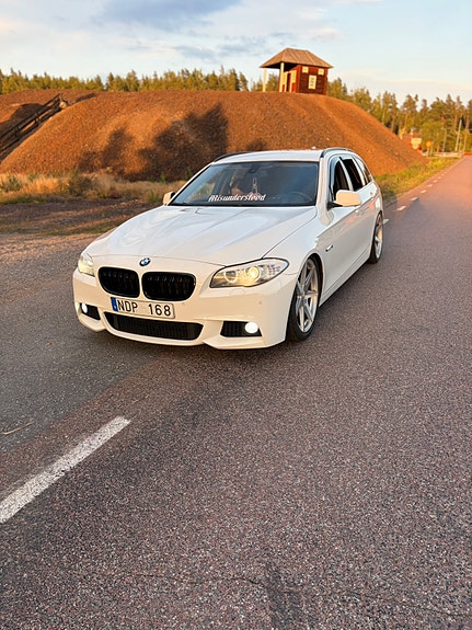 BMW 520d 2 of 12