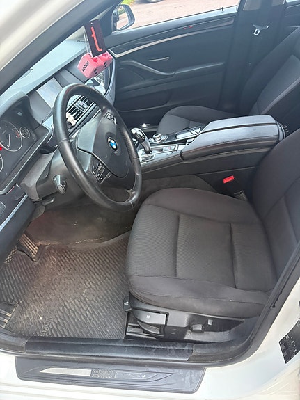 BMW 520d 5 of 12