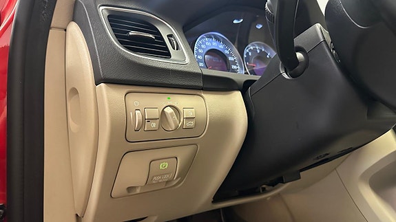 Volvo V60 11 of 30