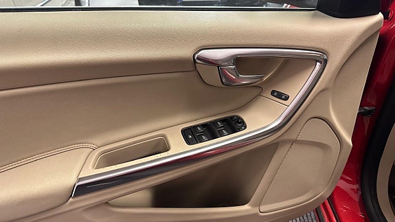 Volvo V60 10 of 30