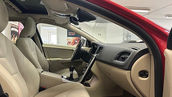 Volvo V60 28 of 30