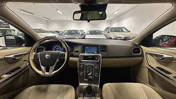 Volvo V60 15 of 30