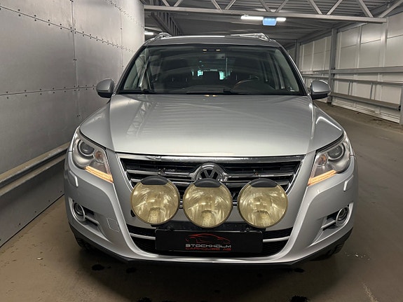 Volkswagen Tiguan 3 of 14