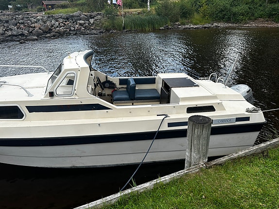 Finnsport 650 AC med 115hk fyrtaktare och trailer 3 of 11