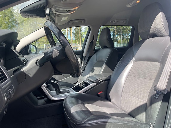 Volvo V70 7 of 22
