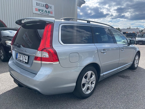 Volvo V70 5 of 22