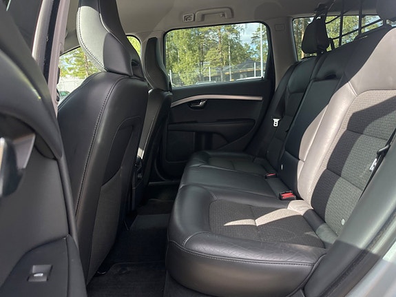 Volvo V70 8 of 22