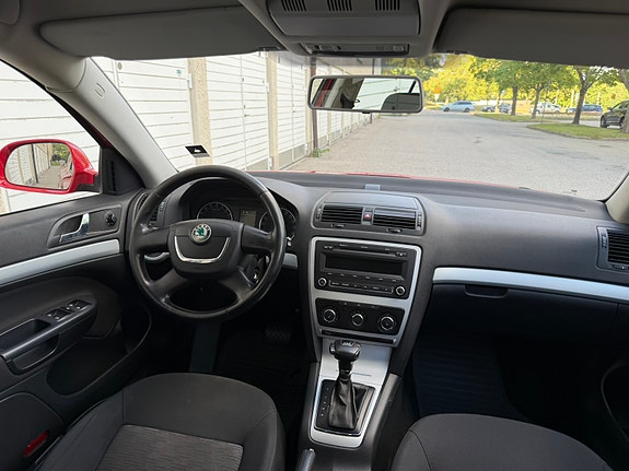Skoda Octavia 5 of 9