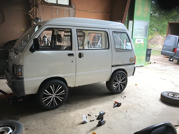 Daihatsu Hijet 9 of 11