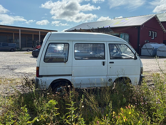 Daihatsu Hijet 4 of 11