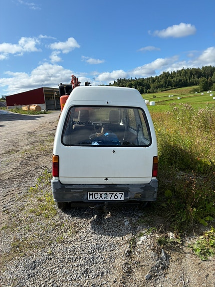 Daihatsu Hijet 3 of 11