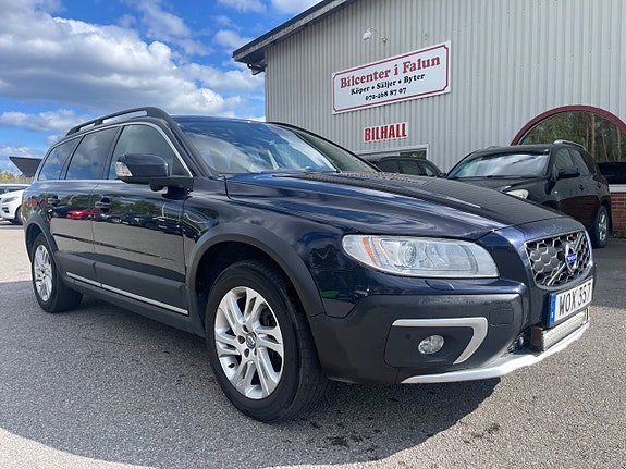 Volvo XC70 2 of 21