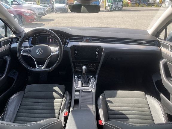 Volkswagen Passat 6 of 18
