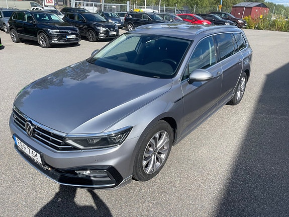 Volkswagen Passat 16 of 18