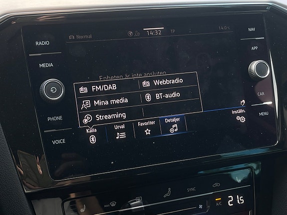 Volkswagen Passat 14 of 18