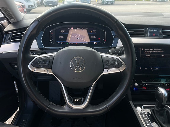 Volkswagen Passat 9 of 18
