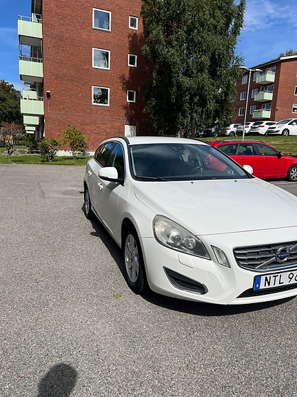 Volvo V60 3 of 10