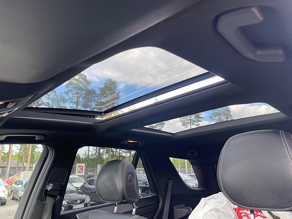 Mercedes-Benz ML350 8 of 21