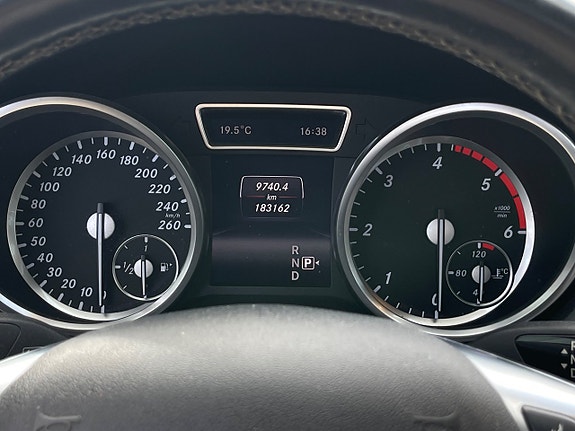 Mercedes-Benz ML350 9 of 21