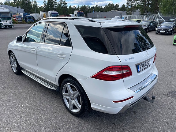 Mercedes-Benz ML350 20 of 21