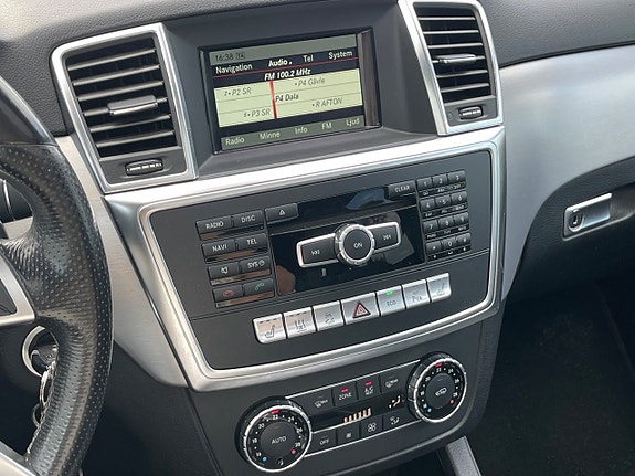 Mercedes-Benz ML350 10 of 21