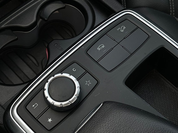 Mercedes-Benz ML350 12 of 21