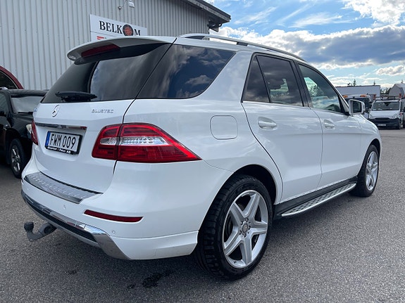 Mercedes-Benz ML350 5 of 21