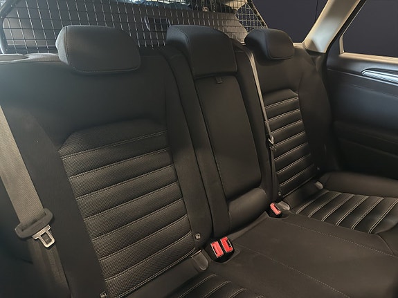 Ford Mondeo 12 of 23