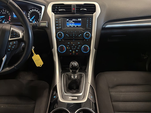 Ford Mondeo 16 of 23