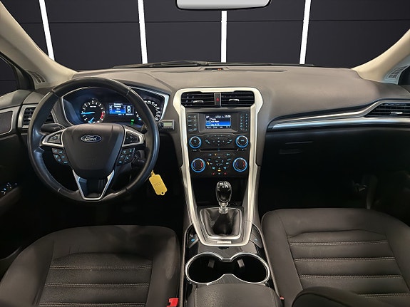 Ford Mondeo 13 of 23