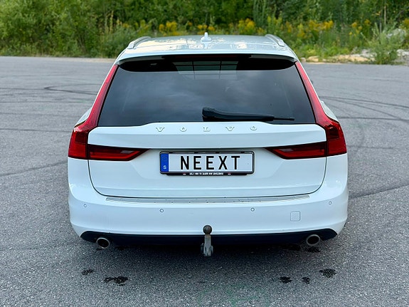Volvo V90 4 of 23