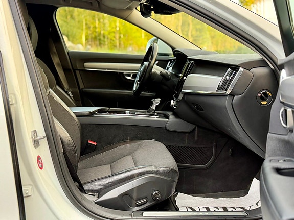 Volvo V90 19 of 23