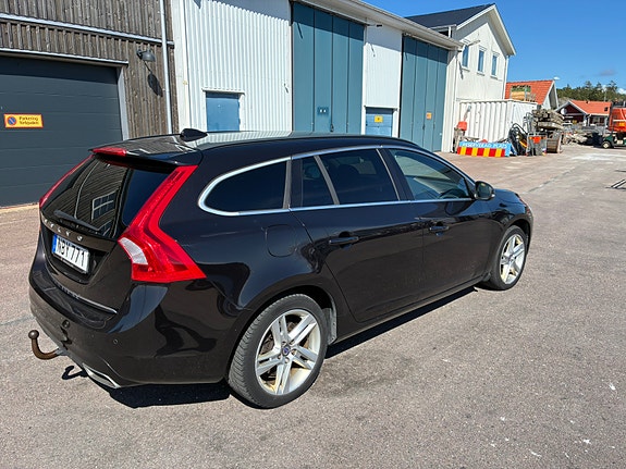 Volvo V60 2 of 6