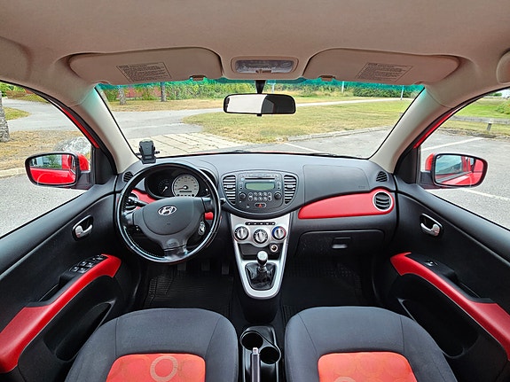 Hyundai i10 8 of 10