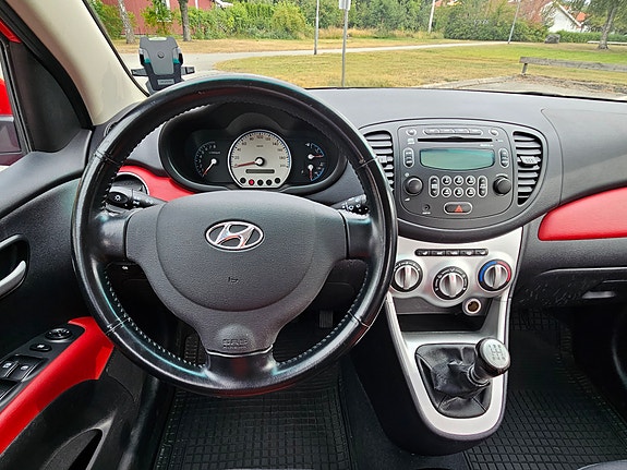 Hyundai i10 7 of 10