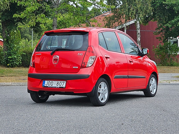 Hyundai i10 4 of 10