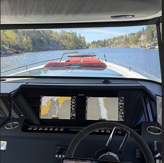 Axopar 37 / 2x Mercury 300 V8 / Brabus / Måsvinge / Inbyte 7 of 12