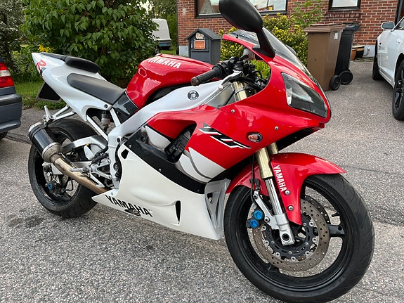 Yamaha YZF-R1 4 of 5