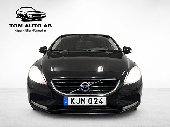 Volvo V40 2 of 29