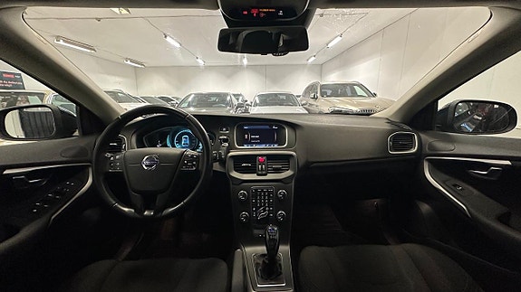 Volvo V40 16 of 29