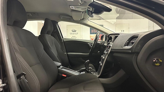 Volvo V40 15 of 29