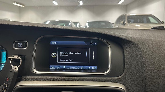 Volvo V40 27 of 29