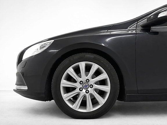 Volvo V40 3 of 29