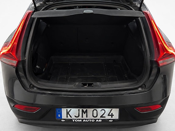 Volvo V40 6 of 29
