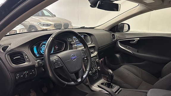 Volvo V40 11 of 29