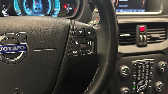 Volvo V40 24 of 29