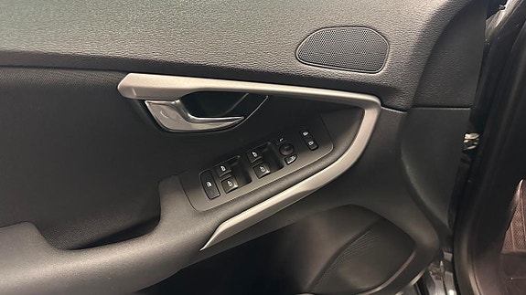 Volvo V40 9 of 29
