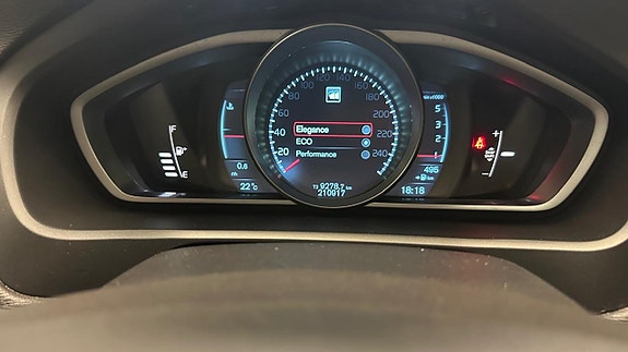 Volvo V40 22 of 29