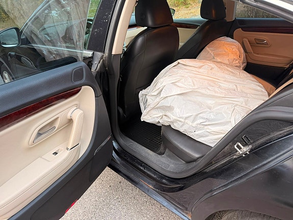 Volkswagen Passat CC 10 of 28
